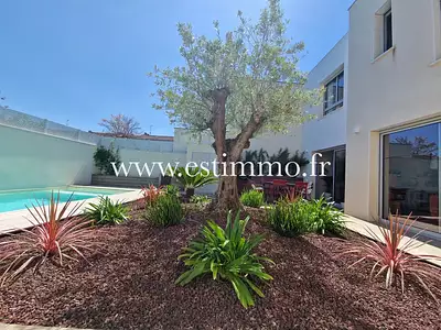 Maison, 179 m²
