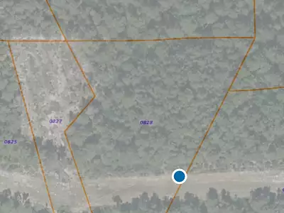 Terrain, 10 302 m²