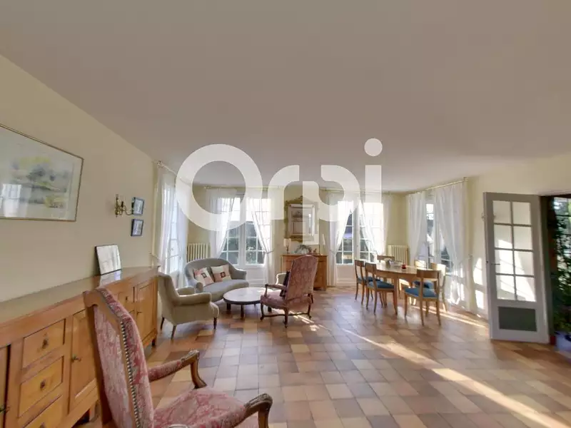 Maison, 208 m²