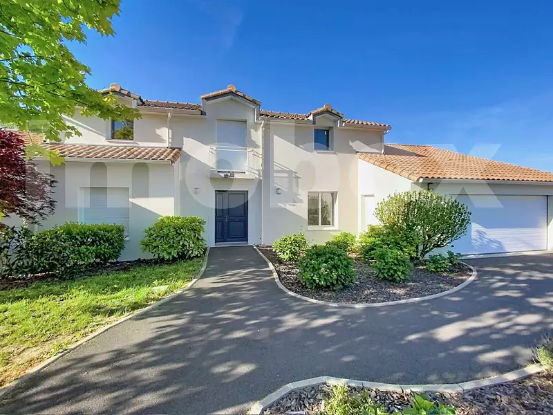 Maison, 258 m²