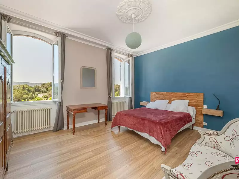 Maison, 196 m²