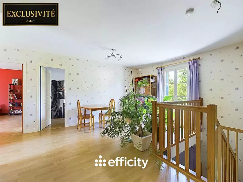 Maison, 295 m²