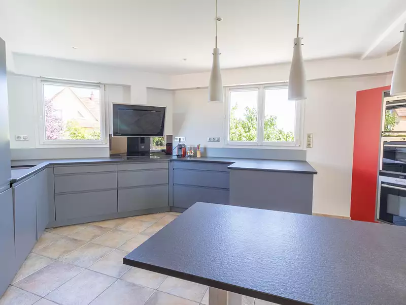 Maison, 196 m²