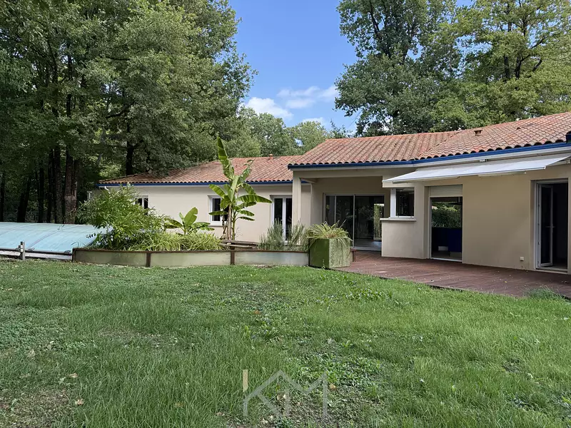 Maison, 174 m²