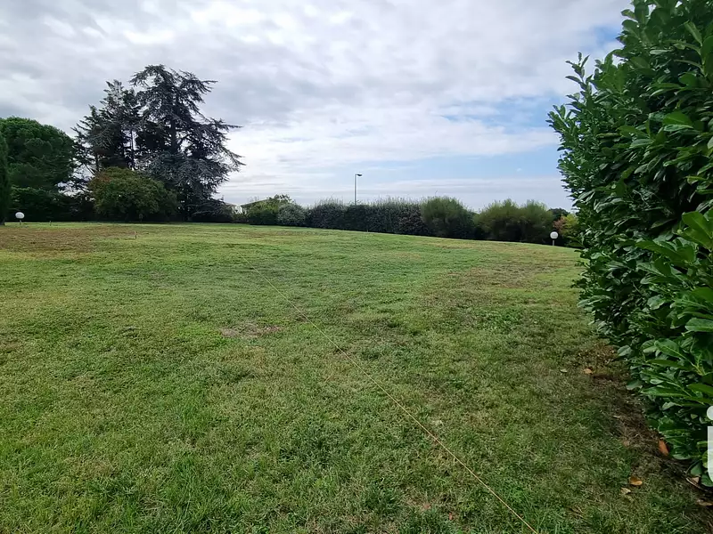 Terrain, 838 m²