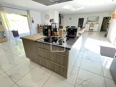Maison, 165 m²