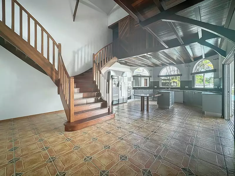 Maison, 244 m²