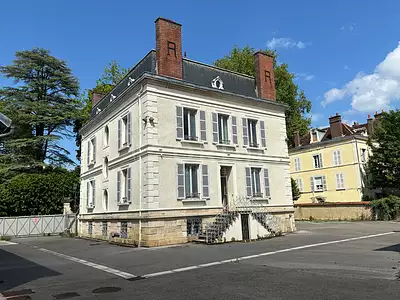 Maison, 1 142,1 m²