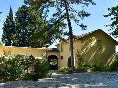 Maison, 675 m²