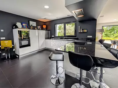 Maison, 230 m²
