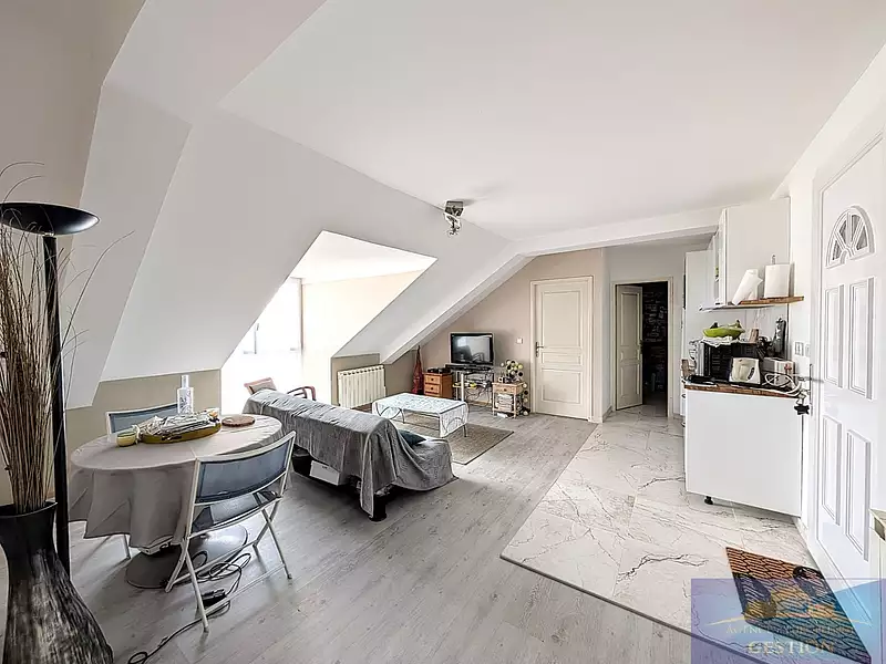 Immeuble, 278 m²