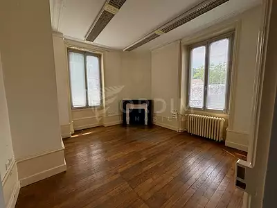Maison, 1 142,1 m²