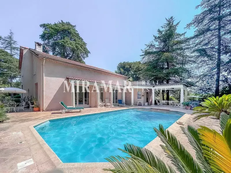 Maison, 166 m²