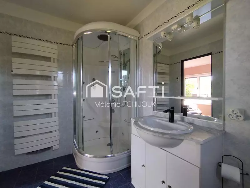 Maison, 183 m²