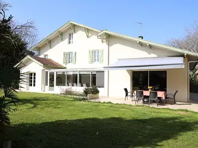 Maison, 320 m²