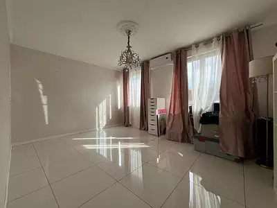 Maison, 176,6 m²