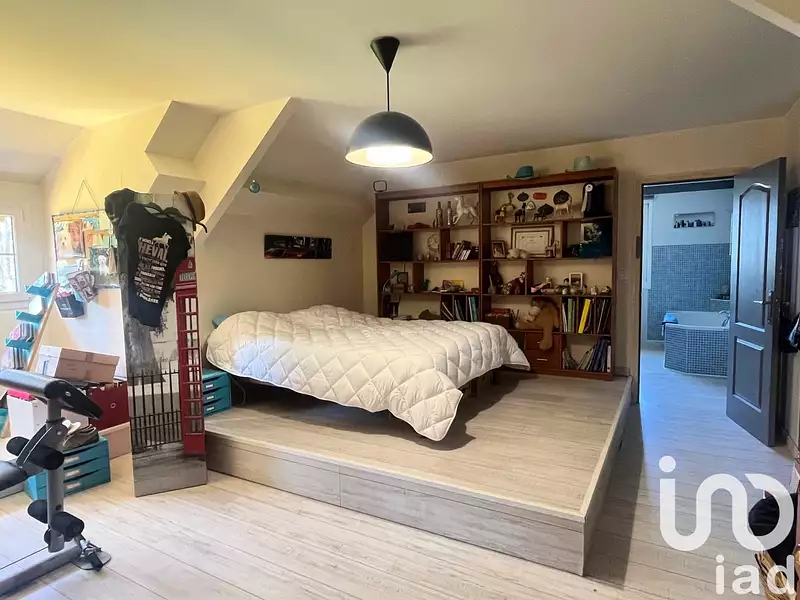 Maison, 239 m²