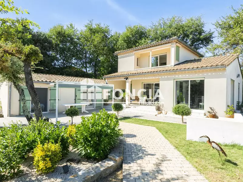 Maison, 180 m²