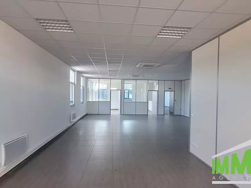 Divers, 330 m²