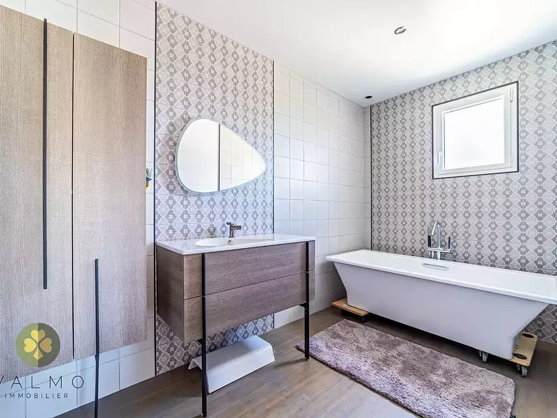 Maison, 169 m²