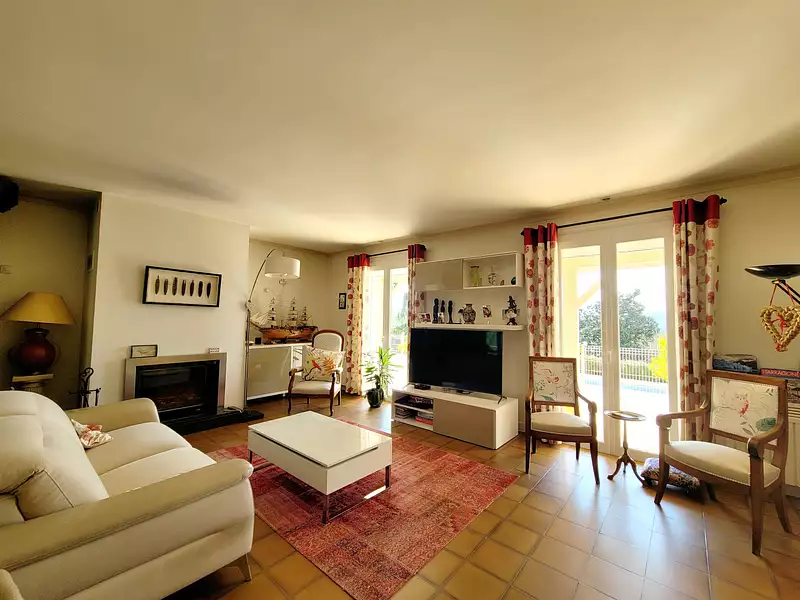 Maison, 218 m²