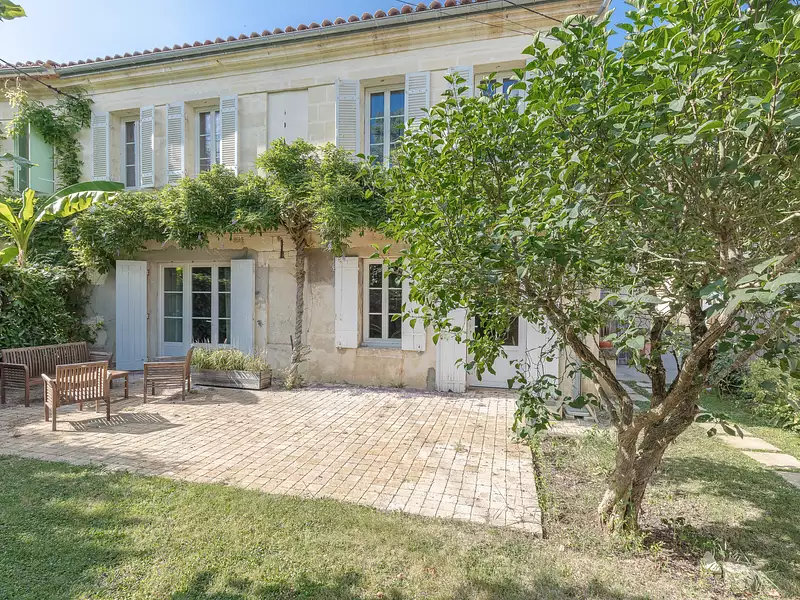 Maison, 256 m²