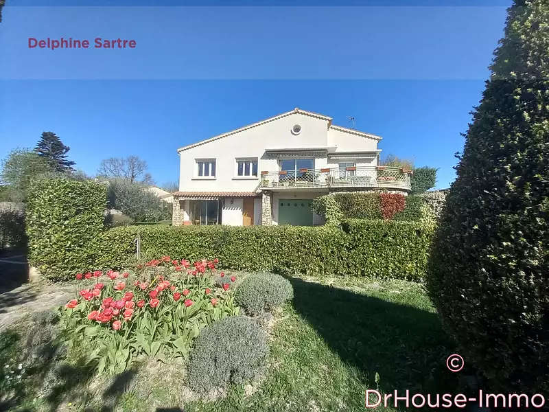 Maison, 216 m²