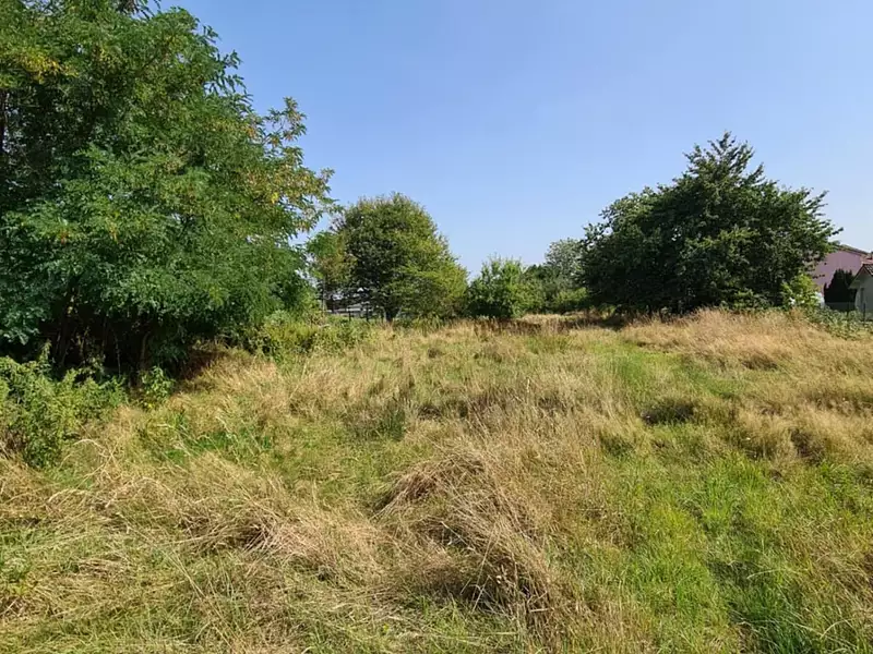 Terrain, 2 200 m²