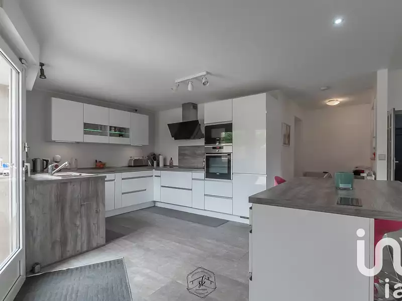 Maison, 299 m²
