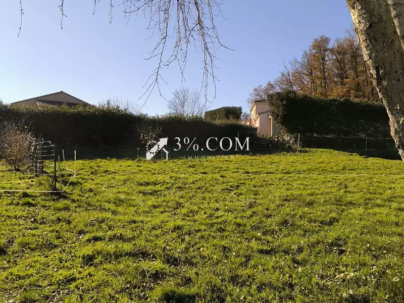 Terrain, 1 400 m²