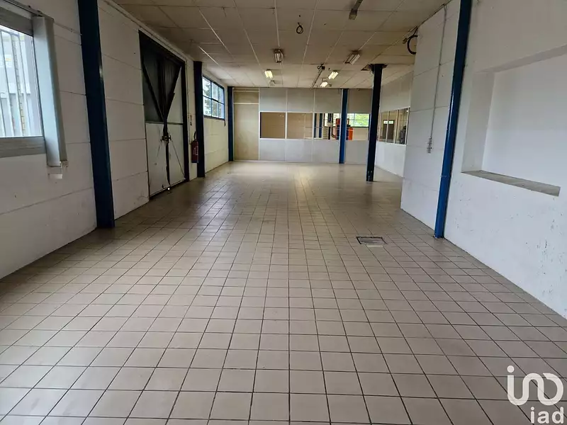 Divers, 1 100 m²