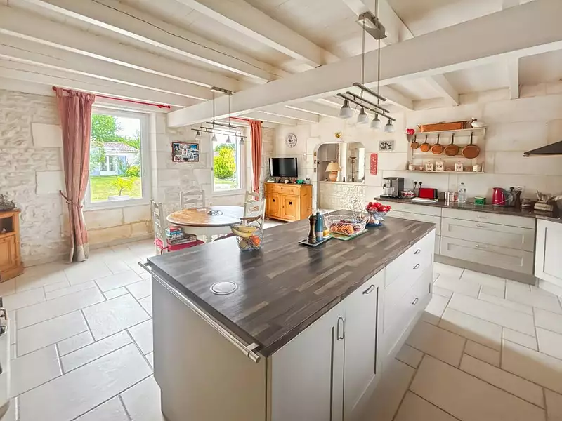 Maison, 210 m²