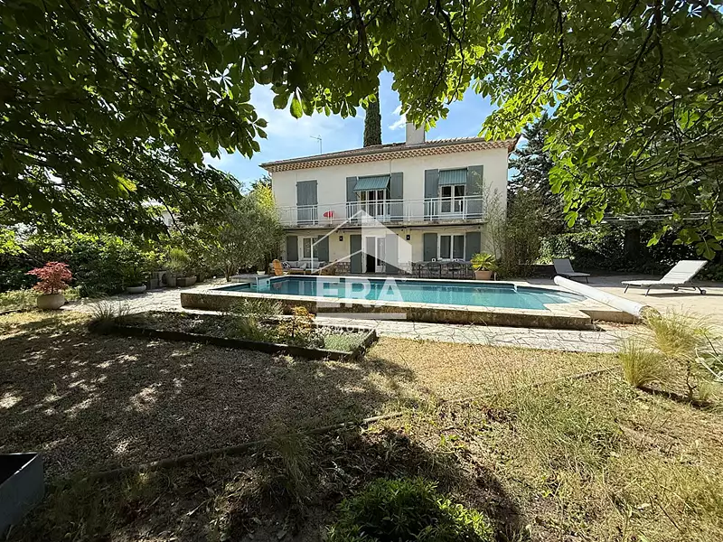 Maison, 190 m²