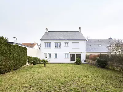 Maison, 196 m²