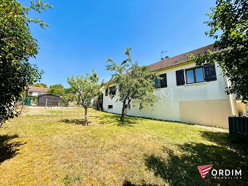 Maison, 166 m²