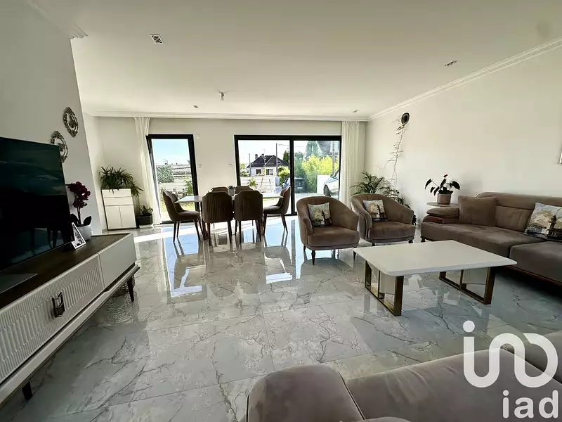 Maison, 280 m²
