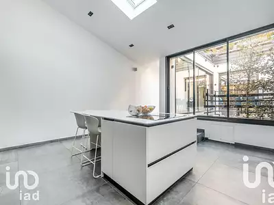 Maison, 330 m²