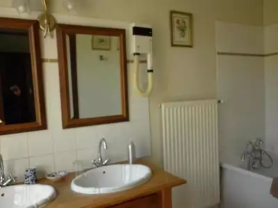 Maison, 1 700 m²