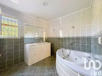 Maison, 246 m²