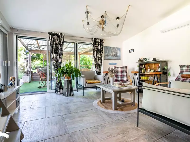 Maison, 255 m²