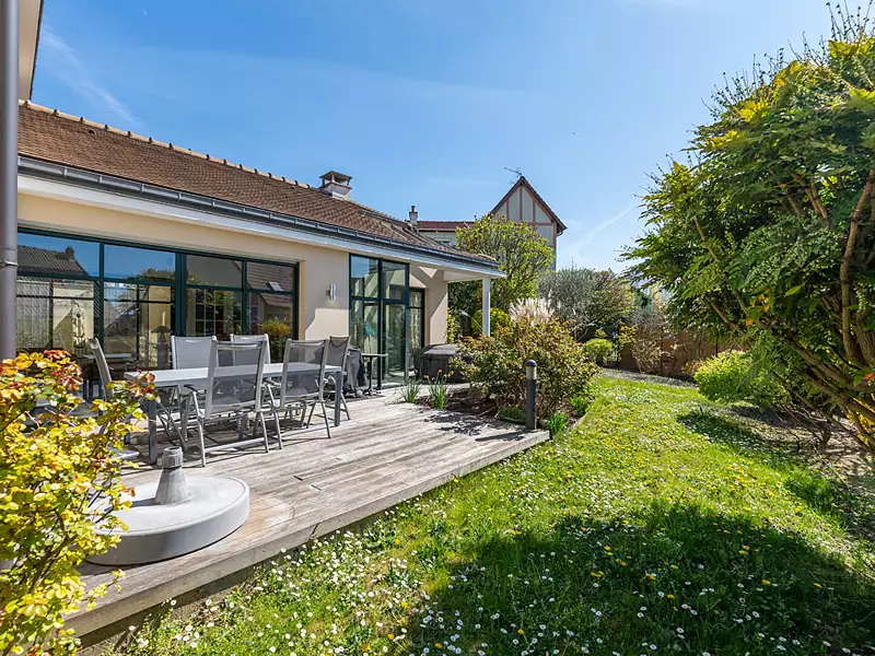 Maison, 180 m²