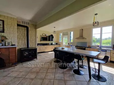 Maison, 216 m²