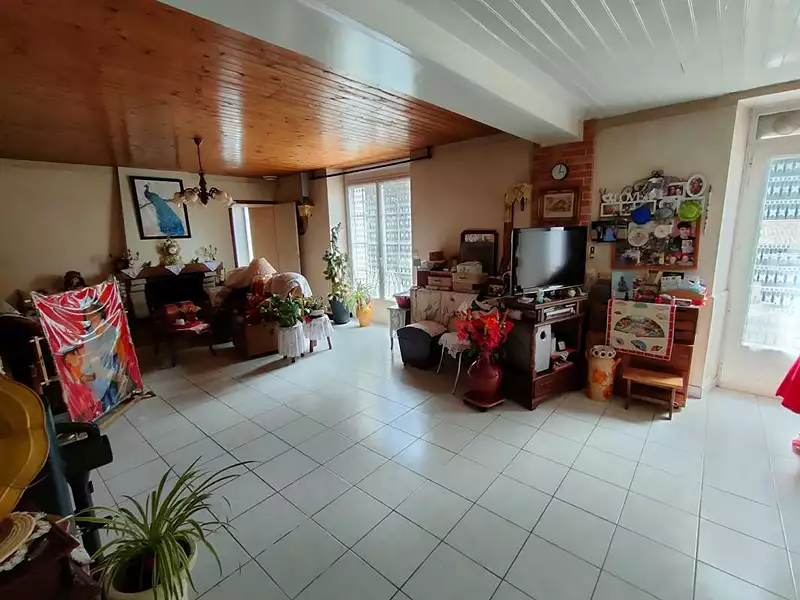 Maison, 196 m²