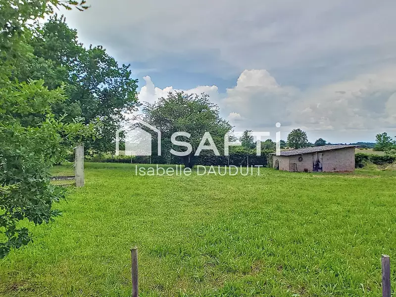 Terrain, 689 m²