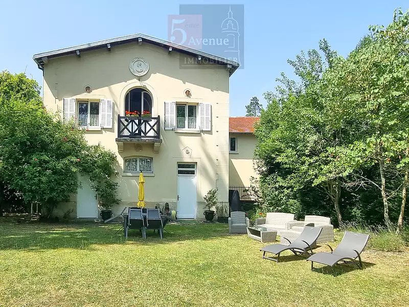 Maison, 370 m²