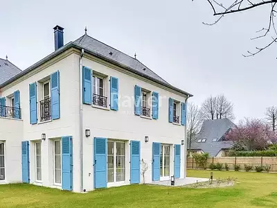 Maison, 254 m²