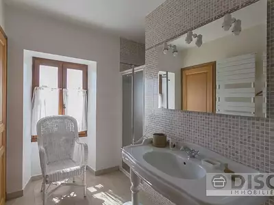 Maison, 248 m²