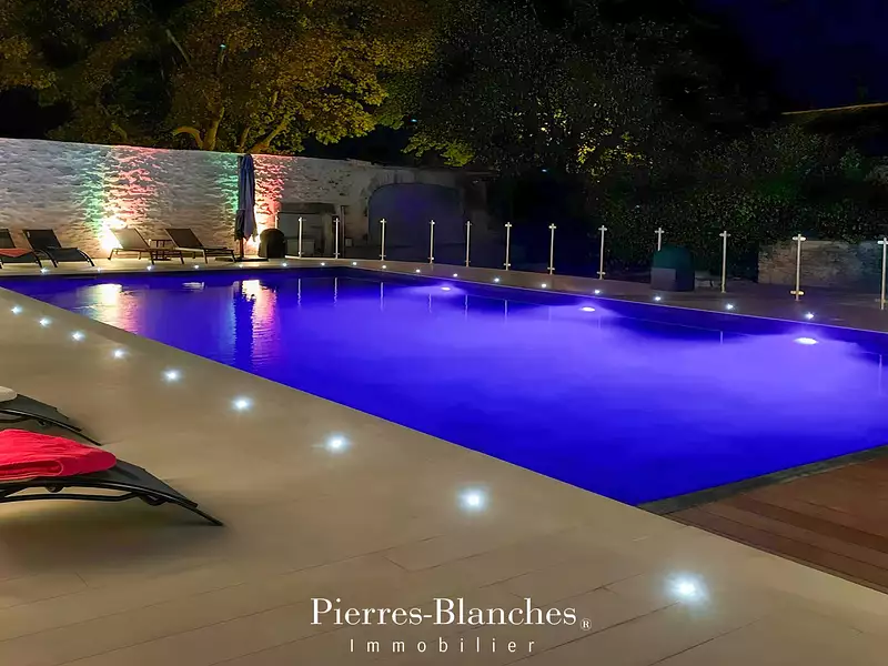Maison, 540 m²