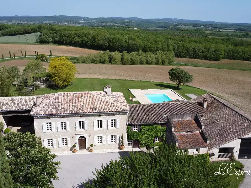 Maison, 750 m²