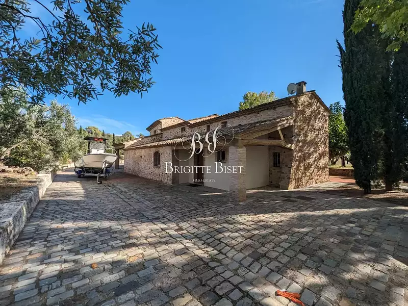 Maison, 311 m²